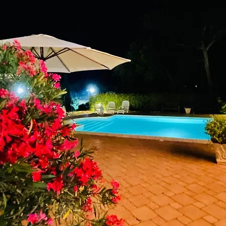 Tomaso - Mit Privatem Pool ヴィラ Triei